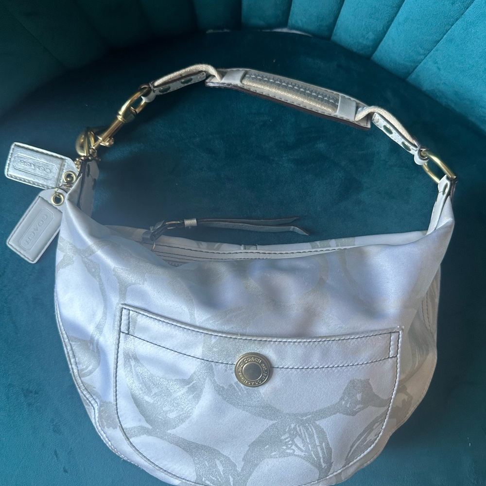 Elegant Gray Shoulder Bag
